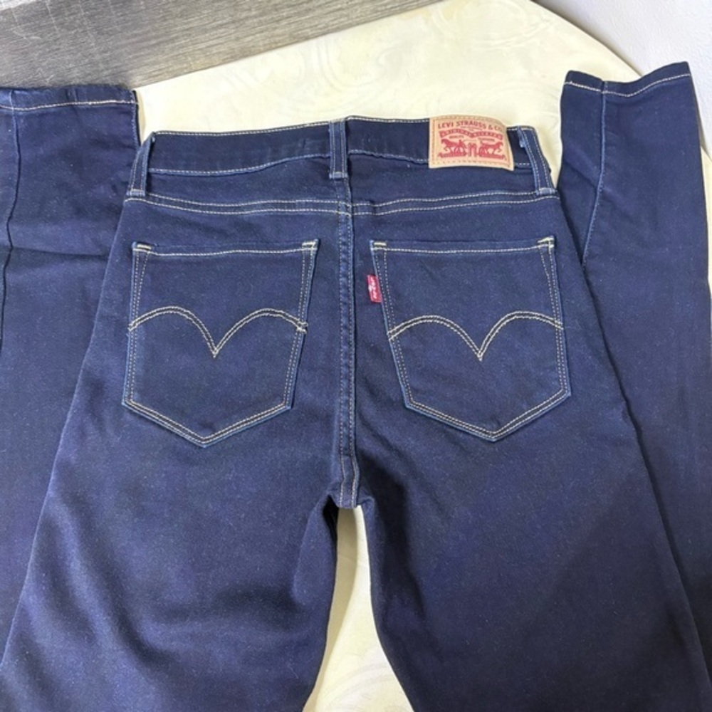 Levi's Women's Dark Blue 720 High Rise Super Skinny